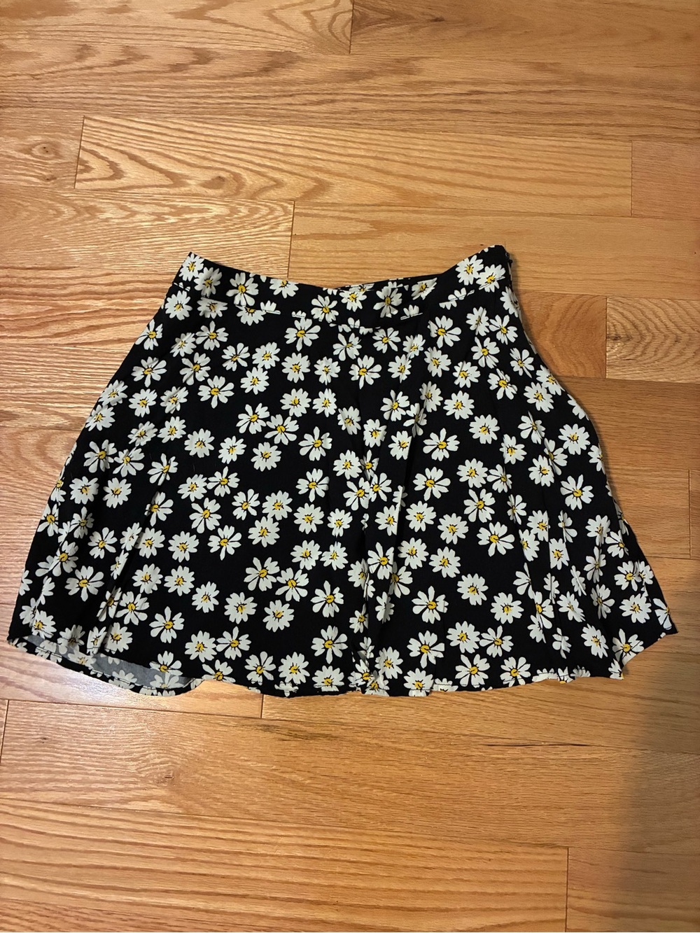 Forever 21 Black Daisy Print Skater Skirt with White & Yellow Flowers